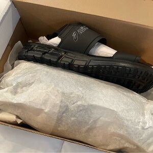 Asics Quantum 90 Gel Sandals Mens 10 Black Shoes NEW in BOX Christmas Gift!
